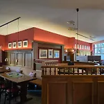 호텔 Zum Stein Wellness & Genuss 4*