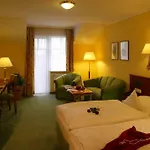 Zum Stein Wellness & Genuss Hotel