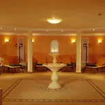 호텔 Zum Stein Wellness & Genuss 4*