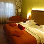 Zum Stein Wellness & Genuss 호텔 Oranienbaum-Wörlitz