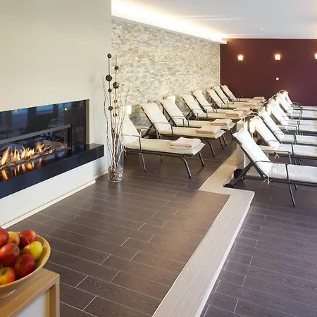 Отель Zum Stein Wellness & Genuss
