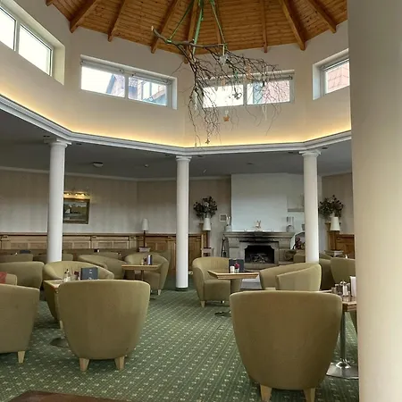 Отель Zum Stein Wellness & Genuss 4*