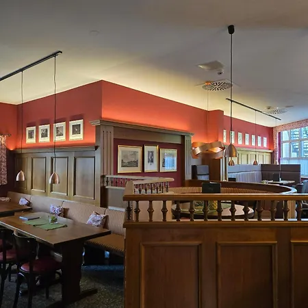 Отель Zum Stein Wellness & Genuss 4*