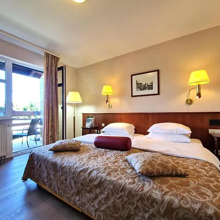 Zum Stein Wellness & Genuss 4*