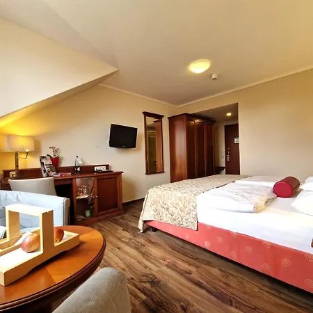 Zum Stein Wellness & Genuss 4*