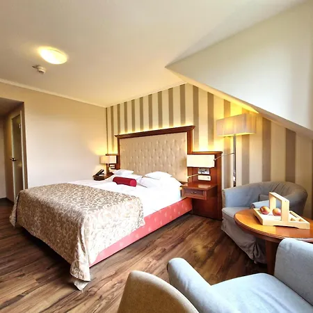 Zum Stein Wellness & Genuss Hotel