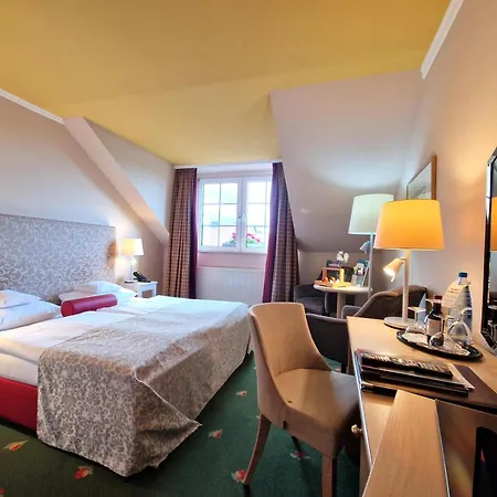 Hotel Zum Stein Wellness & Genuss 4*