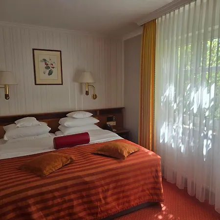 Hotel Zum Stein Wellness & Genuss 4*