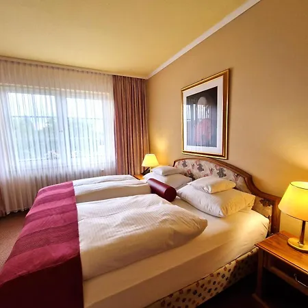 Zum Stein Wellness & Genuss Hotel 4*