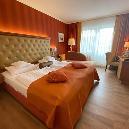 Отель Zum Stein Wellness & Genuss