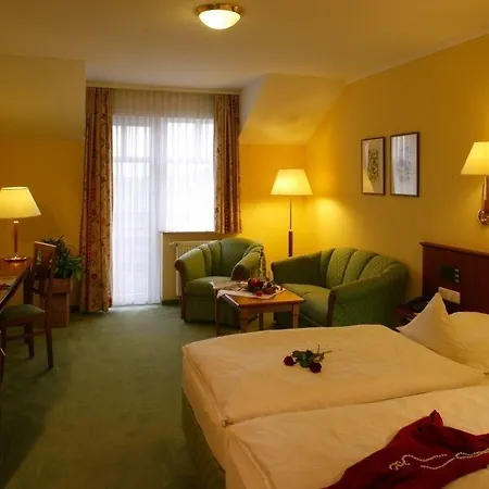 Zum Stein Wellness & Genuss فندق