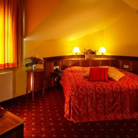 Zum Stein Wellness & Genuss Отель 4*