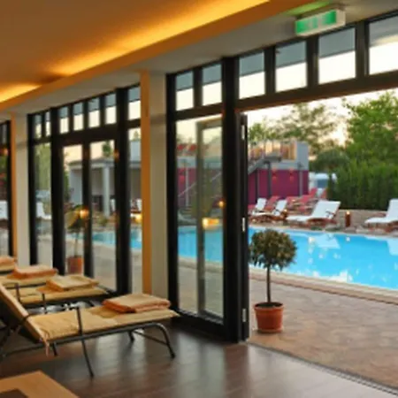 Отель Zum Stein Wellness & Genuss Ораниенбаум-Вёрлиц