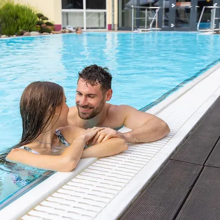 Zum Stein Wellness & Genuss 4*