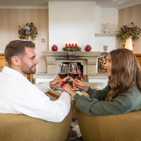 Zum Stein Wellness & Genuss Отель Ораниенбаум-Вёрлиц