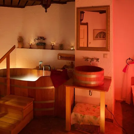 Zum Stein Wellness & Genuss Отель 4*