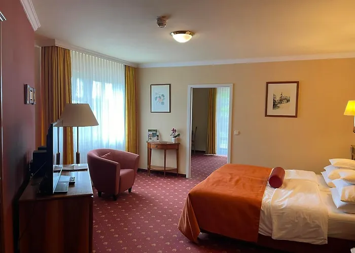 Hotel Zum Stein Wellness & Genuss 4*