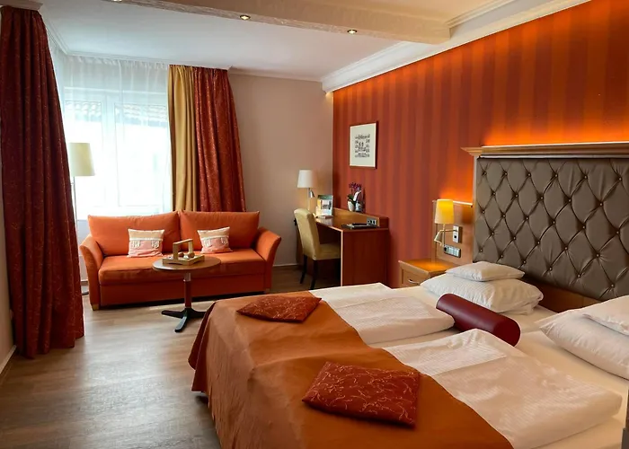 Zum Stein Wellness & Genuss Hotel 4*