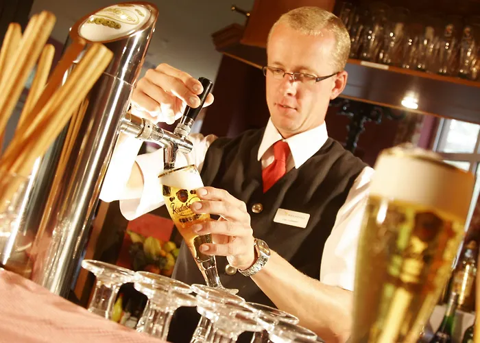 Отель Zum Stein Wellness & Genuss