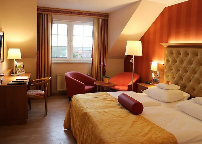 Отель Zum Stein Wellness & Genuss 4*