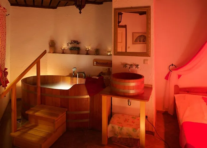 Zum Stein Wellness & Genuss Hotel 4*